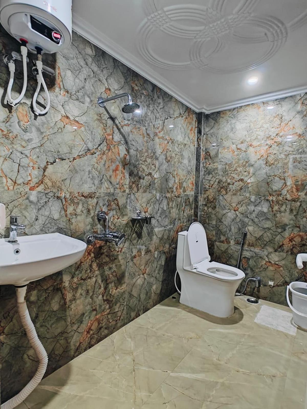 Hotel The Pushpraj Варанаси Екстериор снимка