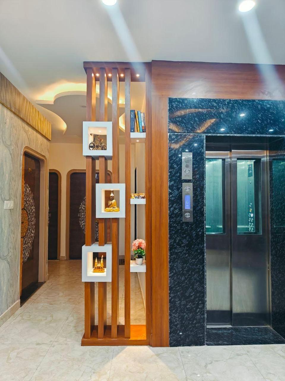 Hotel The Pushpraj Варанаси Екстериор снимка