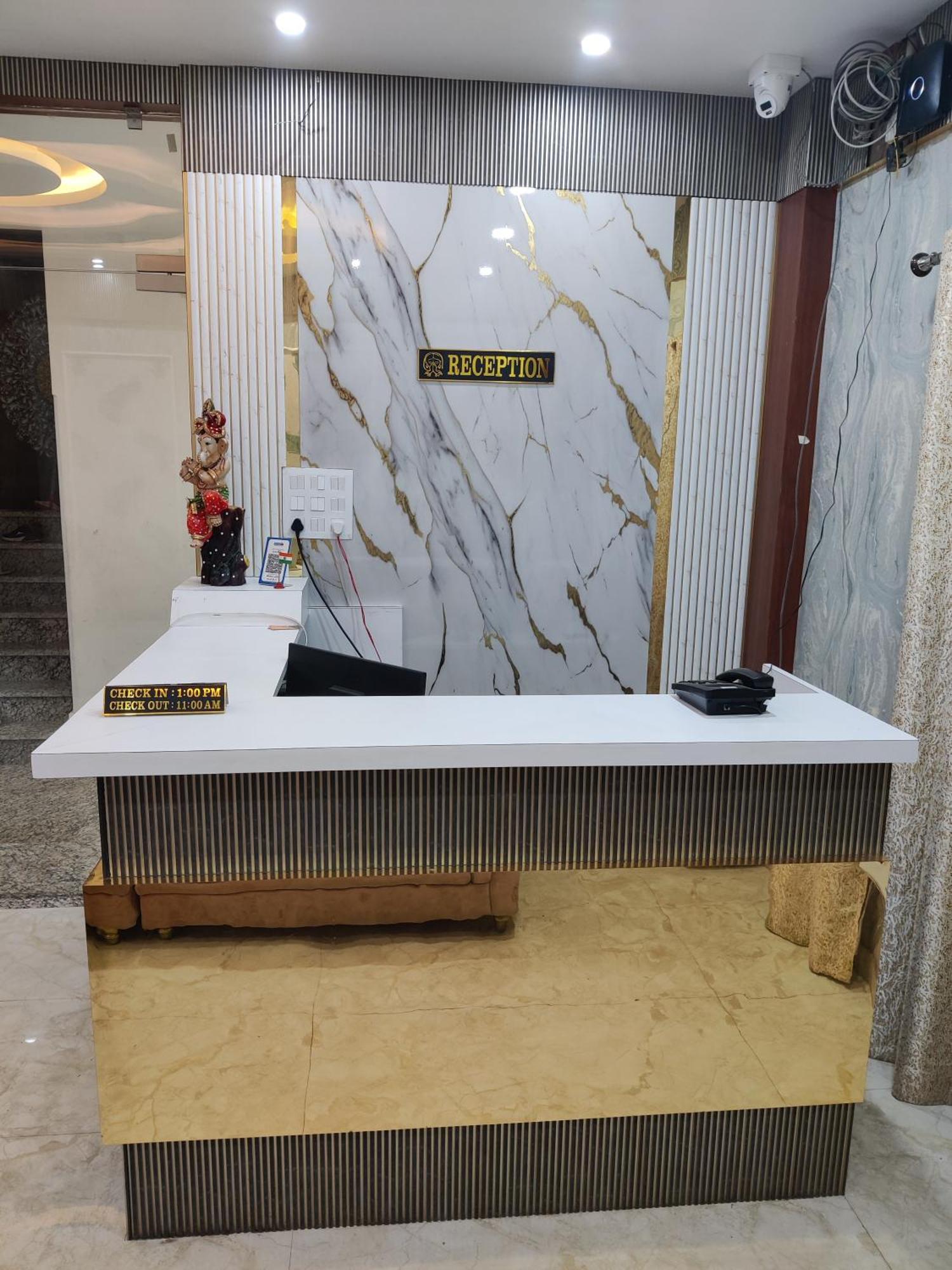 Hotel The Pushpraj Варанаси Екстериор снимка